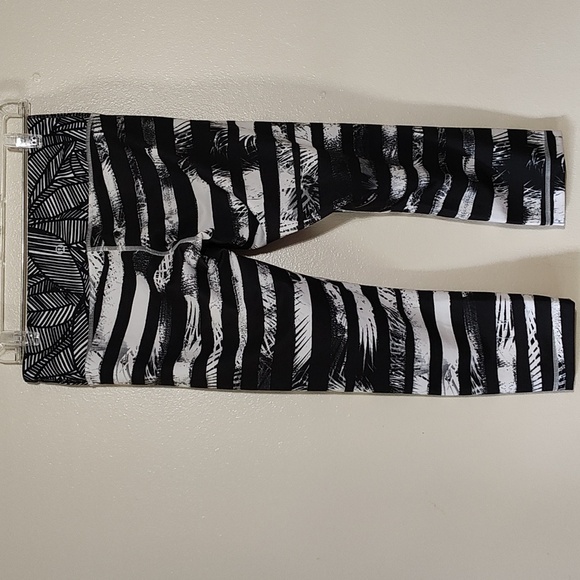 Wunder Under Crop size 8 - Picture 4 of 9